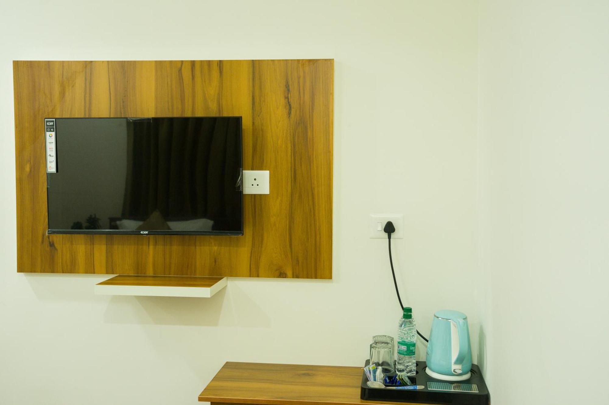 Fly View Airport Residency 호텔 니둠바서리 외부 사진