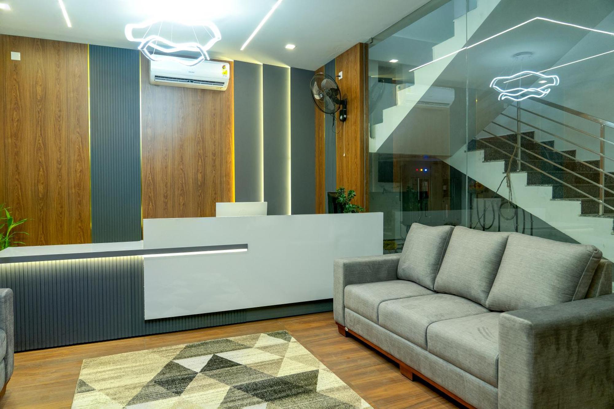 Fly View Airport Residency 호텔 니둠바서리 외부 사진
