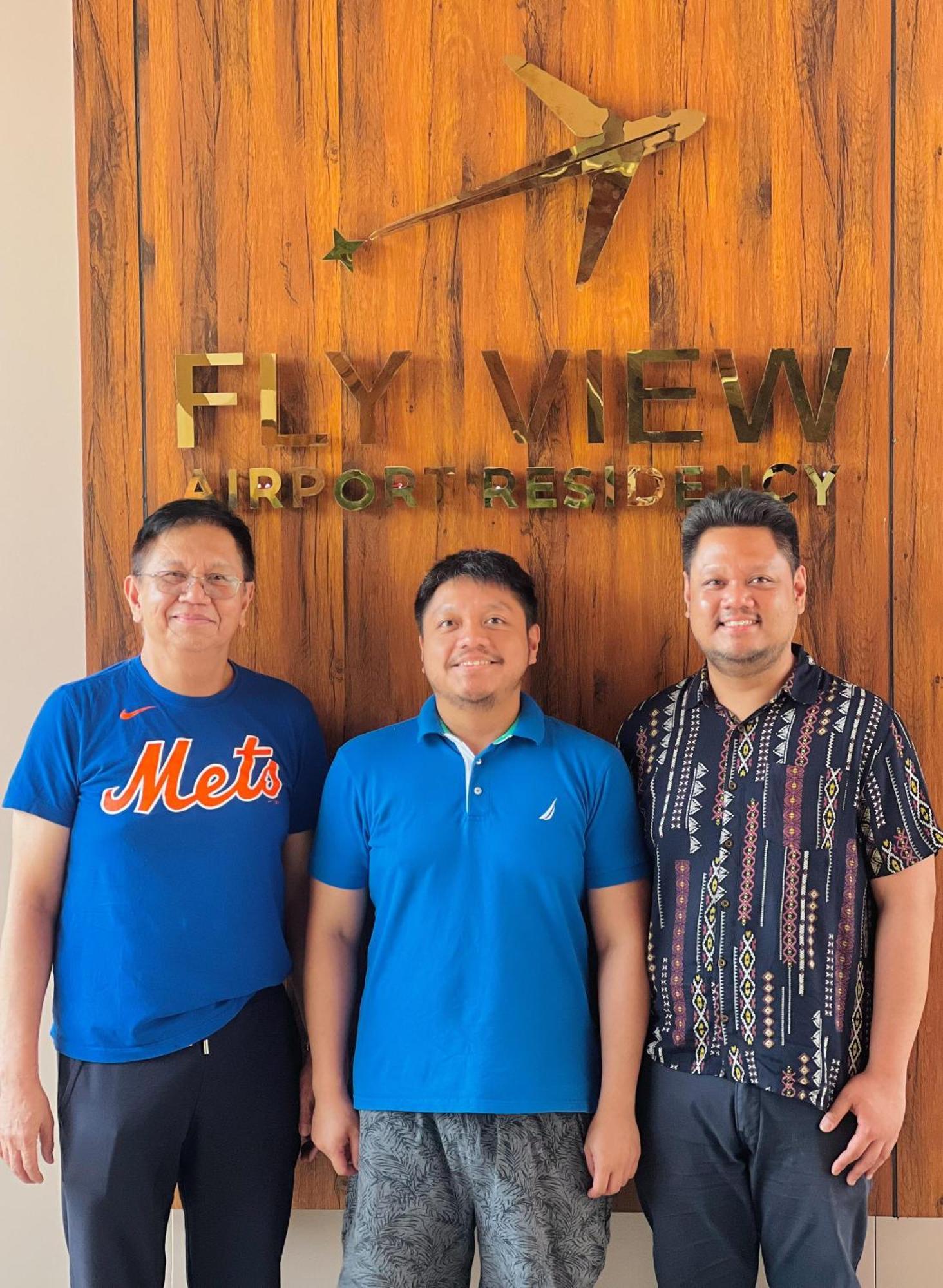 Fly View Airport Residency 호텔 니둠바서리 외부 사진